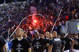 Μέρα Πέμπτη; "Φούλαρε" το "Σ. Κυριακίδης"! (φώτος)