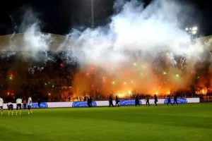 Εντυπωσιακή υποδοχή/ Έκαναν... τη νύχτα - μέρα! (Φώτος/Βίντεο)