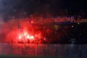 Εντυπωσιακή υποδοχή/ Έκαναν... τη νύχτα - μέρα! (Φώτος/Βίντεο)
