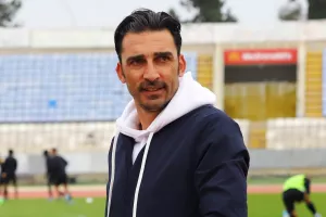 Μαθαίνει με Ραζβάν ο Ηλίας (φώτο) 