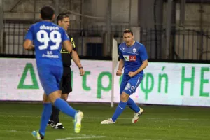 Μακρής στη κορυφή της Ανόρθωσης