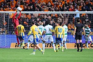 ΑΠΟΕΛ - Ομόνοια: Orange Κυριακή, θρίαμβος με τεσσάρα! (φώτος)