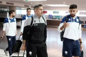 (ΦΩΤΟΣ) Πέταξε για Ισραήλ η Εθνική