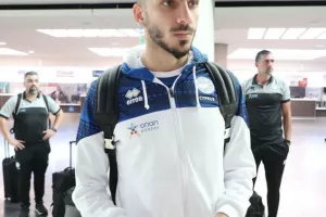 (ΦΩΤΟΣ) Πέταξε για Ισραήλ η Εθνική