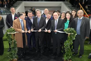 ΒΙΝΤΕΟ/Το κόψιμο της κορδέλας και τα πυροτεχνήματα!