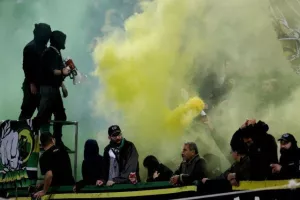 ΑΕΚ - Απόλλωνας: “Κιτρινοπράσινο” το ντέρμπι με Πέρε Πονς! (φώτος)