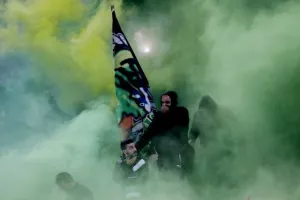 ΑΕΚ - Απόλλωνας: “Κιτρινοπράσινο” το ντέρμπι με Πέρε Πονς! (φώτος)