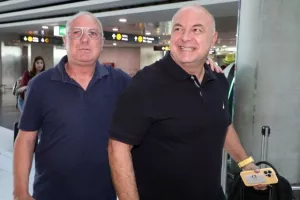 ΦΩΤΟΣ/Πέταξε για Γαλλία η ΑΕΚ - Μαζί της το kerkida.net