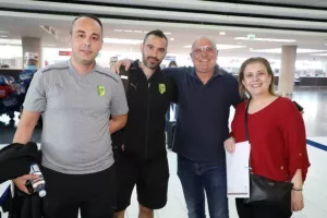ΦΩΤΟΣ/Πέταξε για Γαλλία η ΑΕΚ - Μαζί της το kerkida.net