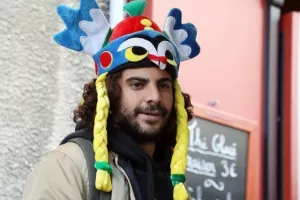 Την "έβαψαν" κιτρινοπράσινη οι "BOT", πάνω... οι μπύρες! (φώτος)