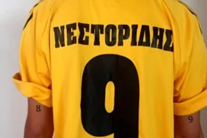 Κώστας Νεστορίδης: Το τατουάζ της εγγονής του με το 9 που φορούσε στην ΑΕΚ 