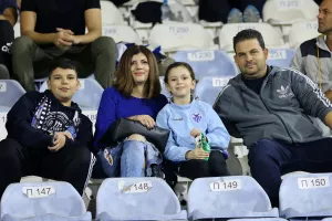 (Φωτορεπορτάζ) Ο κόσμος στο "Αντώνης Παπαδόπουλος"