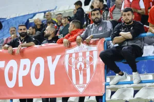 (Φωτορεπορτάζ) Ο κόσμος στο "Αντώνης Παπαδόπουλος"