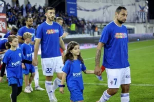 Ανόρθωση - Νέα Σαλαμίνα: To Βαρωσιώτικο ντέρμπι στην "Κυρία" (φώτος)