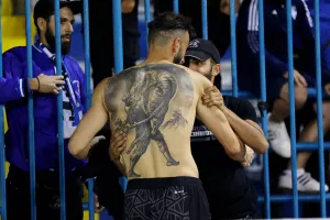 Στα... κάγκελα με Μαχητή ο Λόρια!