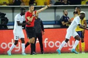 ΑΕΛ - Πάφος FC: Το... τρένο του Μπεργκ δεν σταμάτησε ούτε στη Λεμεσό! (φώτος)