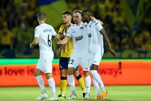 ΑΕΛ - Πάφος FC: Το... τρένο του Μπεργκ δεν σταμάτησε ούτε στη Λεμεσό! (φώτος)