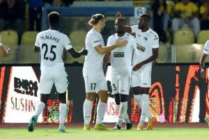 ΑΕΛ - Πάφος FC: Το... τρένο του Μπεργκ δεν σταμάτησε ούτε στη Λεμεσό! (φώτος)