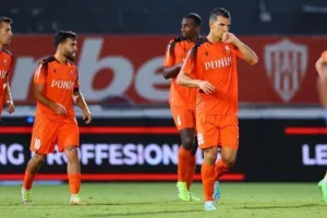 Καρμιώτισσα - Απόλλωνας: Μπλόκο και νέα γκέλα! (φώτος)
