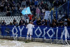 (ΦΩΤΟΣ/ΒΙΝΤΕΟΣ Kerkida) Η συνήθεια που έγινε λατρεία...
