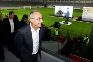 (ΦΩΤΟΣ/ΒΙΝΤΕΟΣ) Μεγάλη μέρα για τη Λεμεσό - Εγκαινιάστηκε το νέο γήπεδο/Εκεί το kerkida