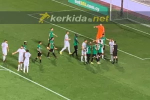 Πέναλτι, VAR και... άκυρο! 