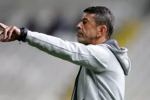 Μήνυμα Πετράκη μετά την παραίτηση: "Για το καλό της ομάδας..."
