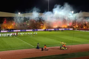 Εντυπωσιακή υποδοχή/ Έκαναν... τη νύχτα - μέρα! (Φώτος/Βίντεο)