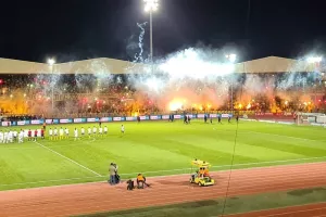 Εντυπωσιακή υποδοχή/ Έκαναν... τη νύχτα - μέρα! (Φώτος/Βίντεο)