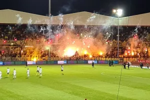 Εντυπωσιακή υποδοχή/ Έκαναν... τη νύχτα - μέρα! (Φώτος/Βίντεο)
