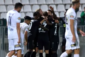 Δόξα - Άρης: Διπλό, 2η θέση και στο -2 απ' την κορυφή! (Φώτος)