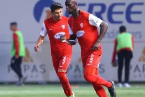 Νέα Σαλαμίνα-Άρης: Διπλό... με ζωγραφιές! (φώτος)