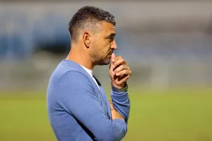 "Διαζύγιο" με Hugo Martins