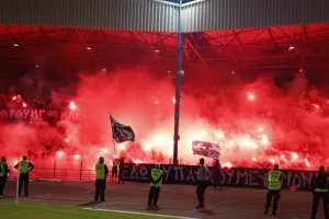 Τρομερή ατμόσφαιρα από ΘΥΡΑ 1: Έκαναν τη νύχτα μέρα μετά το τέλος (βίντεο/φώτος)