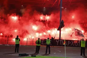 Τρομερή ατμόσφαιρα από ΘΥΡΑ 1: Έκαναν τη νύχτα μέρα μετά το τέλος (βίντεο/φώτος)