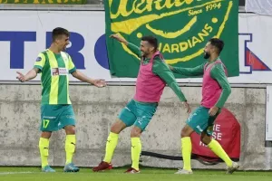 ΑΕΚ - Απόλλωνας: “Κιτρινοπράσινο” το ντέρμπι με Πέρε Πονς! (φώτος)
