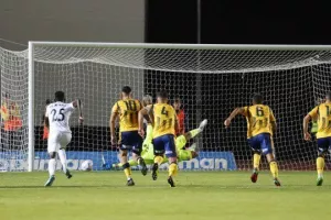 ΑΕΛ - Πάφος FC: Το... τρένο του Μπεργκ δεν σταμάτησε ούτε στη Λεμεσό! (φώτος)