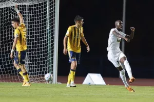 ΑΕΛ - Πάφος FC: Το... τρένο του Μπεργκ δεν σταμάτησε ούτε στη Λεμεσό! (φώτος)