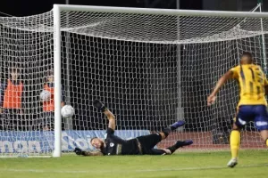 ΑΕΛ - Πάφος FC: Το... τρένο του Μπεργκ δεν σταμάτησε ούτε στη Λεμεσό! (φώτος)