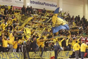 ΑΕΛ/Δωρεάν τα παιδιά των ακαδημιών και οι γονείς τους
