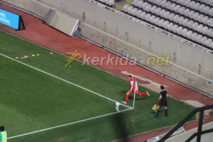 ΦΩΤΟΣ/To 1-0 του Ντορεγκαράι και ο πανηγυρισμός... καράτε στο σημαιάκι!