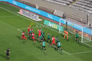 ΦΩΤΟΣ/To 1-0 του Ντορεγκαράι και ο πανηγυρισμός... καράτε στο σημαιάκι!