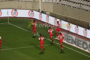 ΦΩΤΟΣ/To 1-0 του Ντορεγκαράι και ο πανηγυρισμός... καράτε στο σημαιάκι!