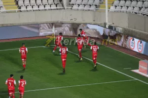ΦΩΤΟΣ/To 1-0 του Ντορεγκαράι και ο πανηγυρισμός... καράτε στο σημαιάκι!