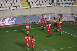 ΦΩΤΟΣ/To 1-0 του Ντορεγκαράι και ο πανηγυρισμός... καράτε στο σημαιάκι!
