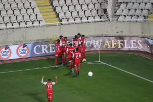 ΦΩΤΟΣ/To 1-0 του Ντορεγκαράι και ο πανηγυρισμός... καράτε στο σημαιάκι!