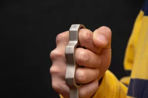 ΔΗΛΩΣΗ Αστυνομίας/Ανήλικος με σιδερογροθιές στο Πάφος-Ανόρθωση