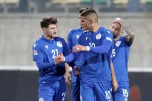Γιατί δεν κλήθηκαν Πιέρος, Τζιωνής