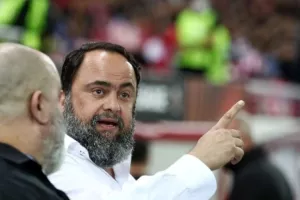 Με 8-2... μένει!! 