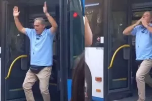 Οδηγός λεωφορείου που άφησε το τιμόνι και… χόρεψε Φουρέιρα